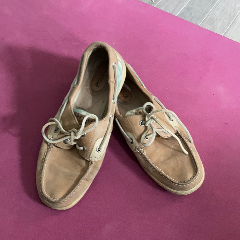 Classic Sperry’s in brown & turquoise combo.